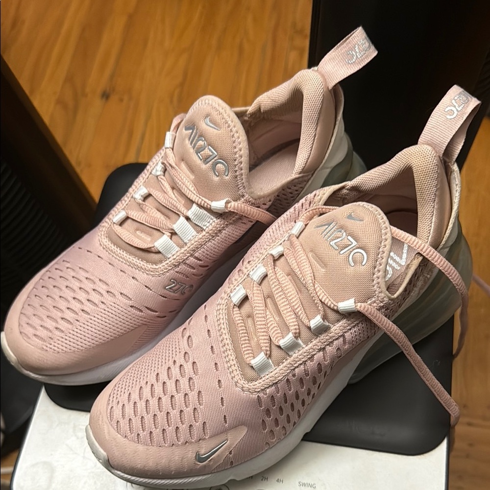 Nike Pink Sneakers with Modern Athletic Design size 6